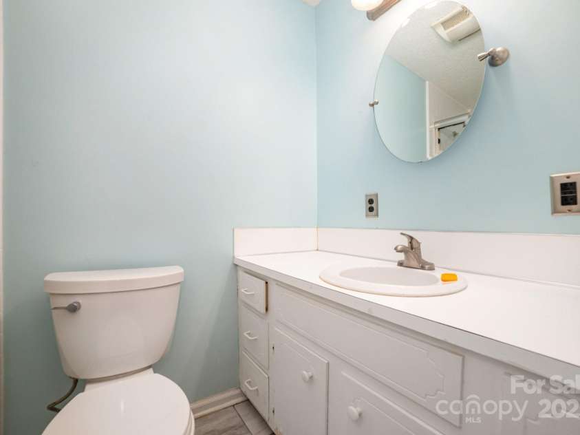 140 Lake Concord Road, Concord, NC 28025.  MLS# CAR4307142, YatesRealty ID 24076. 