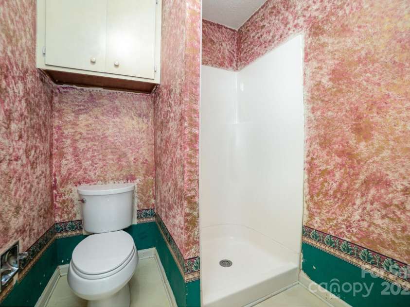 140 Lake Concord Road, Concord, NC 28025.  MLS# CAR4307142, YatesRealty ID 24076. 