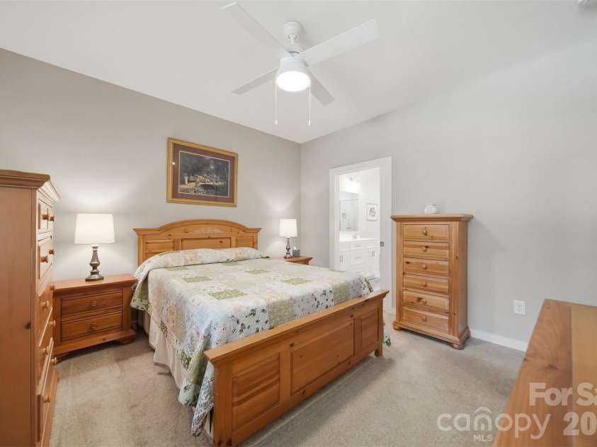 1520 28th Street Lane, Hickory, NC 28602.  MLS# CAR4384434, YatesRealty ID 24076. 