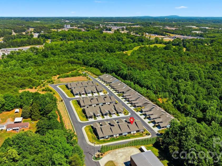 1520 28th Street Lane, Hickory, NC 28602.  MLS# CAR4384434, YatesRealty ID 24076. 