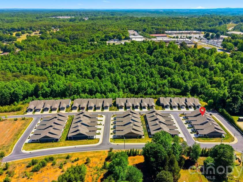 1520 28th Street Lane, Hickory, NC 28602.  MLS# CAR4384434, YatesRealty ID 24076. 