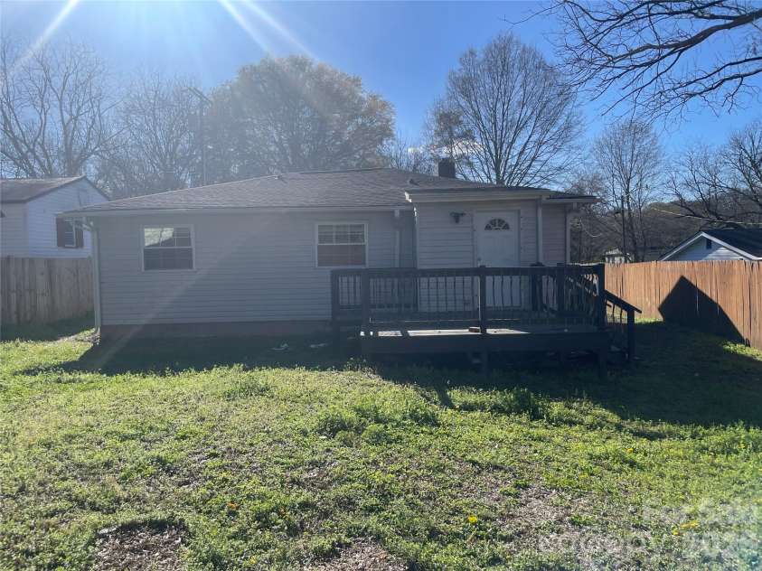 110 Sterling Street, Chester, SC 29706.  MLS# CAR4384810, YatesRealty ID 24077. 