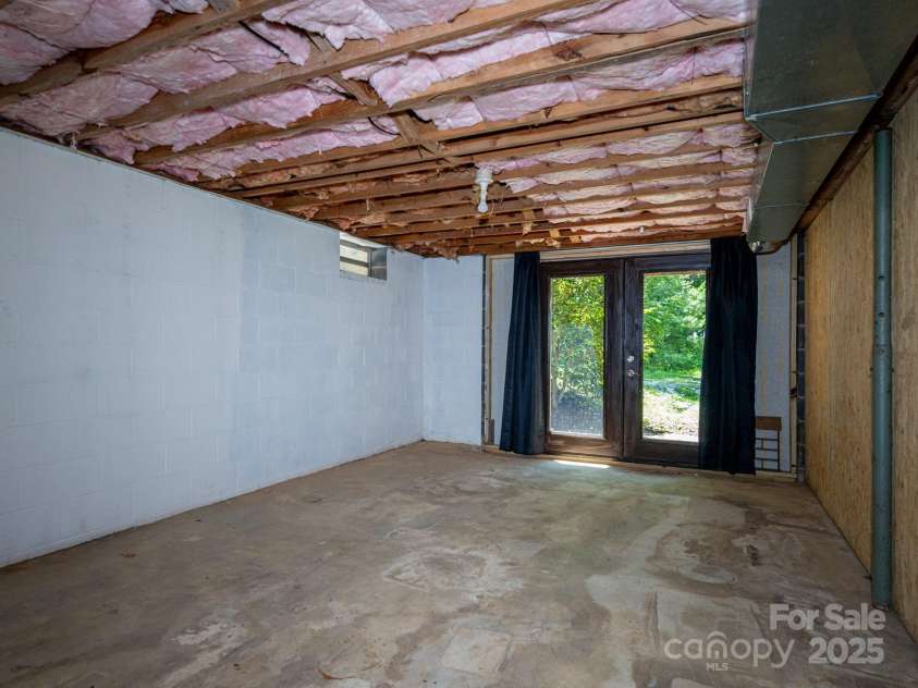 215 Fork River Drive, Marion, NC 28752.  MLS# CAR4278029, YatesRealty ID 24077. 