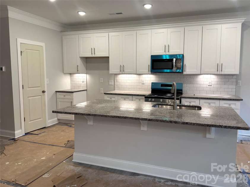 118 Pointer Trail, Troutman, NC 28166.  MLS# CAR4376566, YatesRealty ID 24078. Kitchen