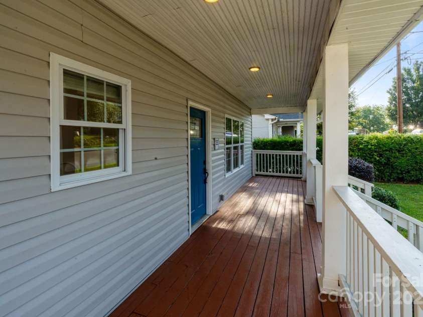 215 Cedar Street, Belmont, NC 28012.  MLS# CAR4274352, YatesRealty ID 24078. 