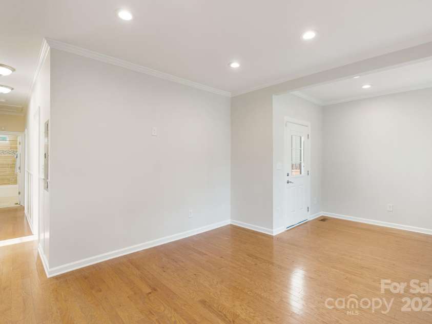 215 Cedar Street, Belmont, NC 28012.  MLS# CAR4274352, YatesRealty ID 24078. 