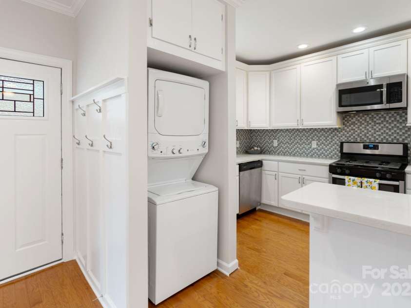 215 Cedar Street, Belmont, NC 28012.  MLS# CAR4274352, YatesRealty ID 24078. 