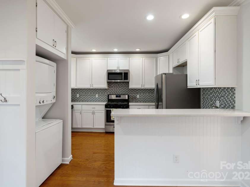 215 Cedar Street, Belmont, NC 28012.  MLS# CAR4274352, YatesRealty ID 24078. 