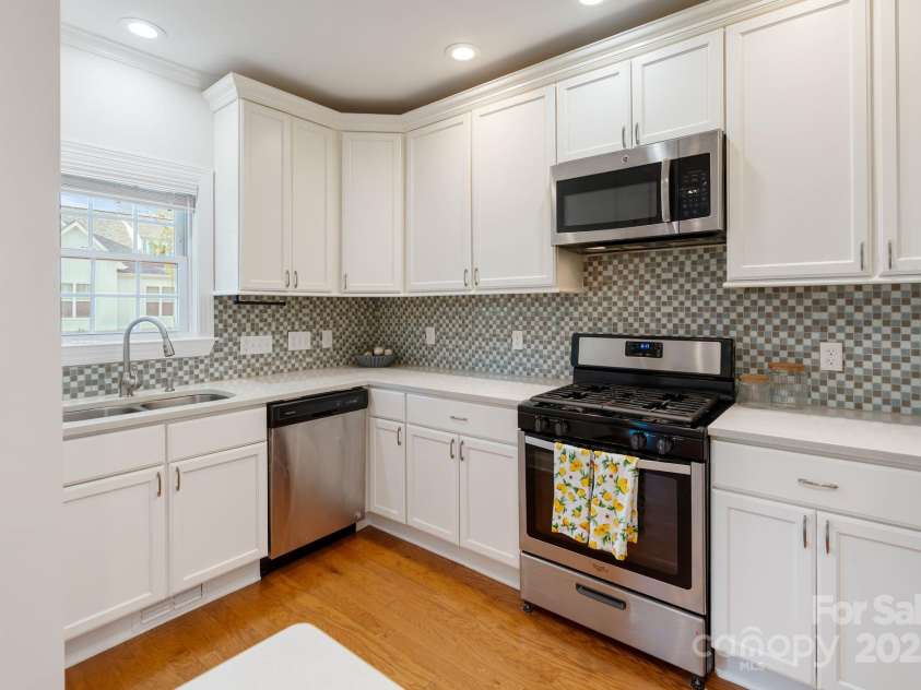 215 Cedar Street, Belmont, NC 28012.  MLS# CAR4274352, YatesRealty ID 24078. 