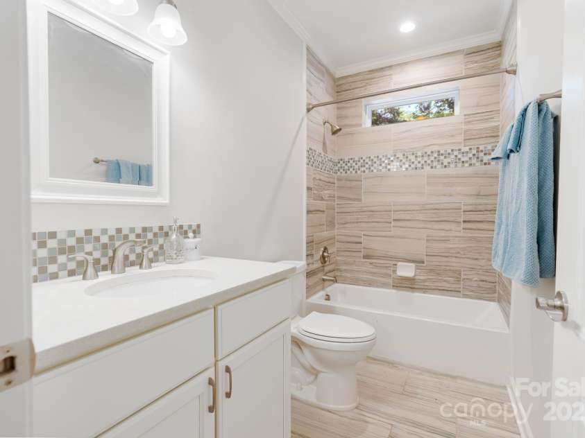 215 Cedar Street, Belmont, NC 28012.  MLS# CAR4274352, YatesRealty ID 24078. 