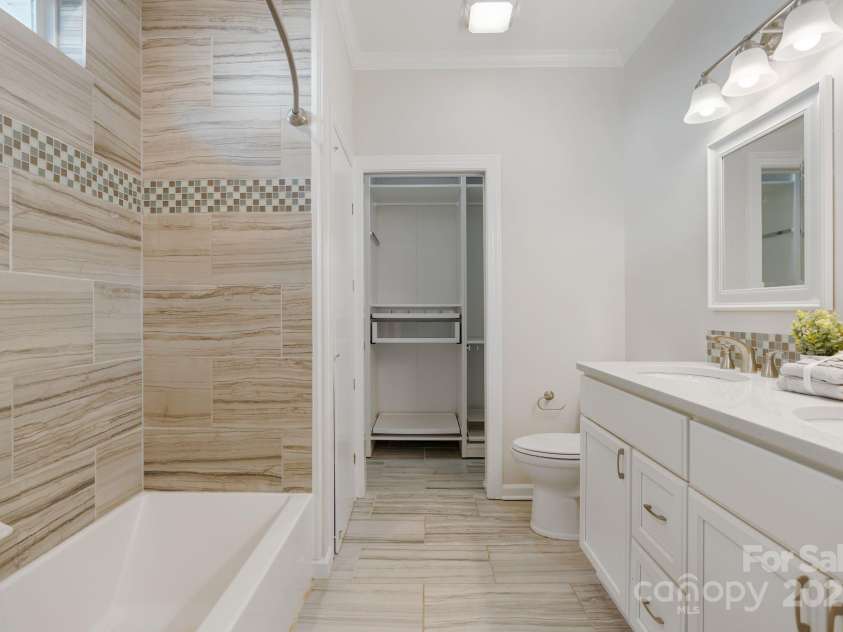 215 Cedar Street, Belmont, NC 28012.  MLS# CAR4274352, YatesRealty ID 24078. 