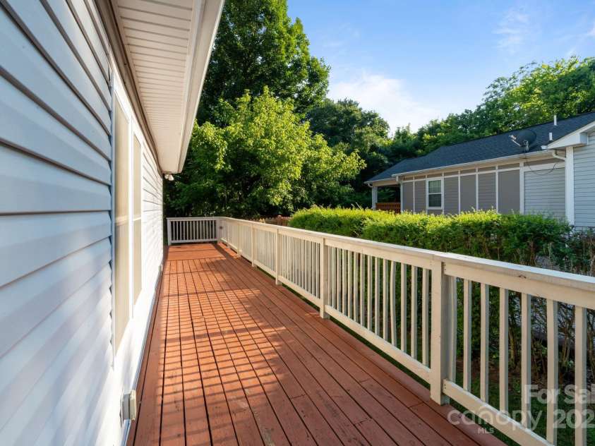 215 Cedar Street, Belmont, NC 28012.  MLS# CAR4274352, YatesRealty ID 24078. 