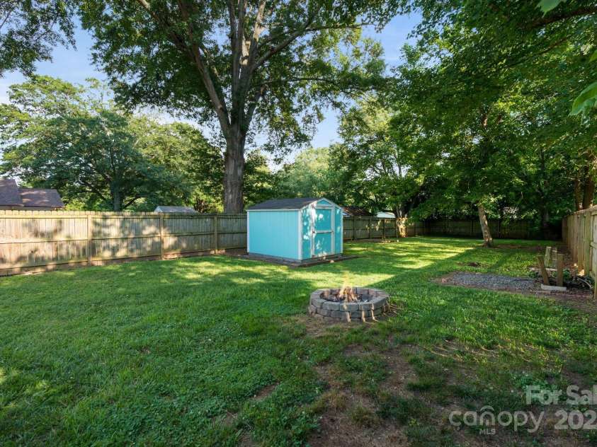 215 Cedar Street, Belmont, NC 28012.  MLS# CAR4274352, YatesRealty ID 24078. 