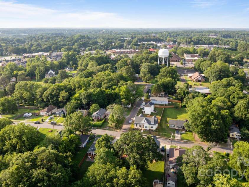 215 Cedar Street, Belmont, NC 28012.  MLS# CAR4274352, YatesRealty ID 24078. 