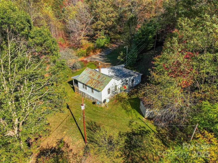 200 Church Road, Burnsville, NC 28714.  MLS# CAR4315278, YatesRealty ID 2408. 