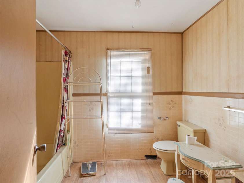 200 Church Road, Burnsville, NC 28714.  MLS# CAR4315278, YatesRealty ID 2408. 