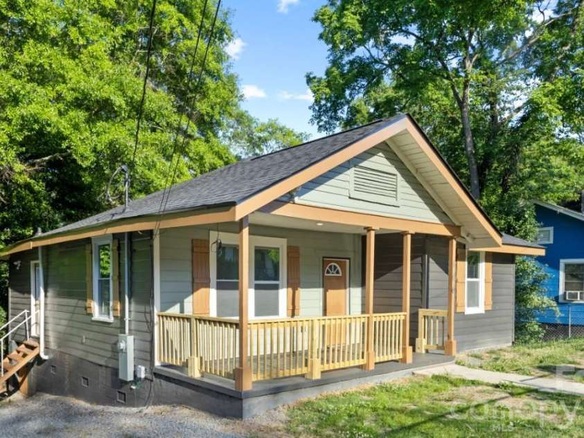 106 Dean Street, Gastonia, NC 28052.  MLS# CAR4384121, YatesRealty ID 24080. 