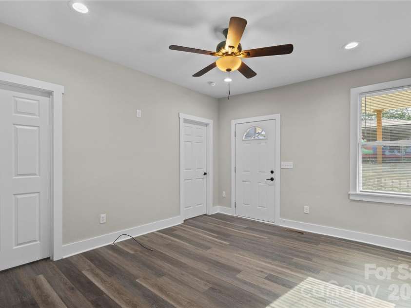106 Dean Street, Gastonia, NC 28052.  MLS# CAR4384121, YatesRealty ID 24080. 