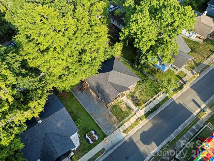 106 Dean Street, Gastonia, NC 28052.  MLS# CAR4384121, YatesRealty ID 24080. 