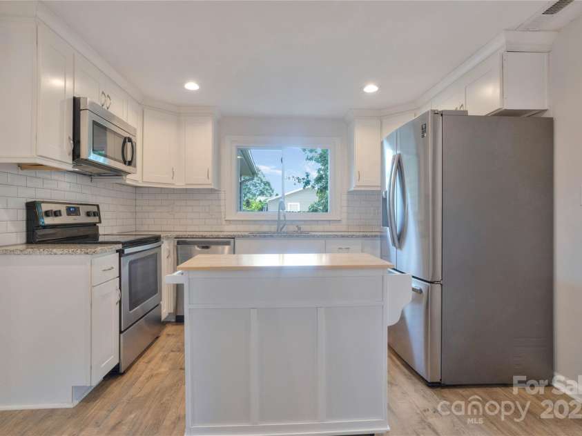 1611 Old Hickory Grove Road, Mount Holly, NC 28120.  MLS# CAR4276947, YatesRealty ID 24080. 