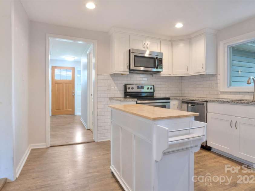 1611 Old Hickory Grove Road, Mount Holly, NC 28120.  MLS# CAR4276947, YatesRealty ID 24080. 