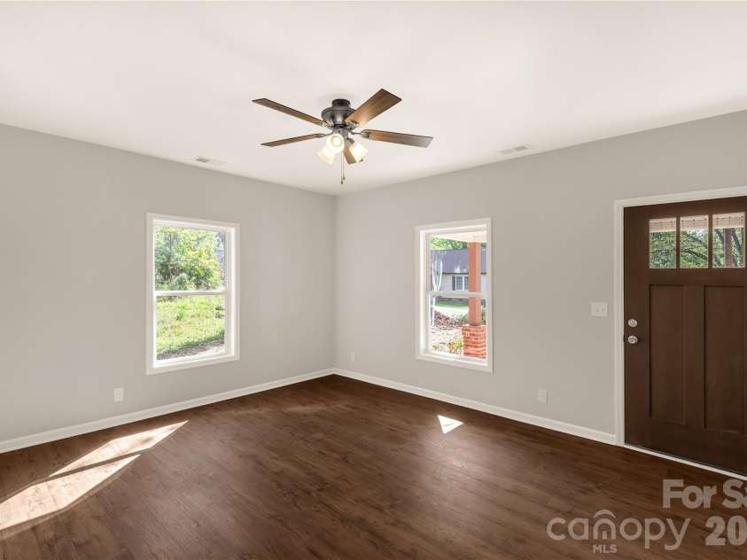 119 Washington Street, York, SC 29745.  MLS# CAR4384429, YatesRealty ID 24081. 