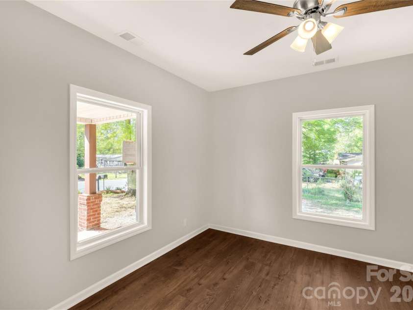 119 Washington Street, York, SC 29745.  MLS# CAR4384429, YatesRealty ID 24081. 