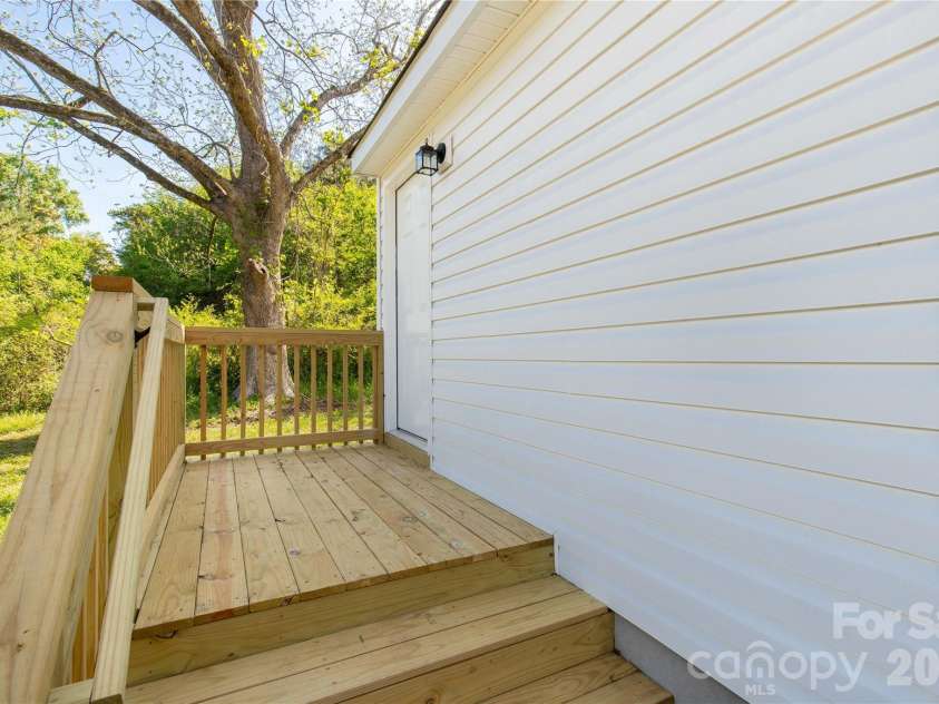 119 Washington Street, York, SC 29745.  MLS# CAR4384429, YatesRealty ID 24081. 