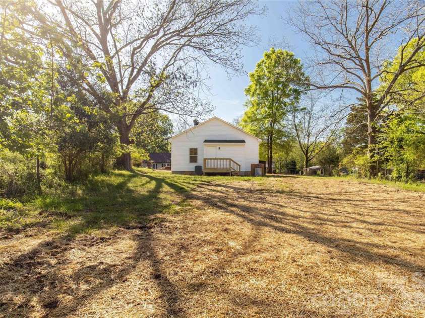 119 Washington Street, York, SC 29745.  MLS# CAR4384429, YatesRealty ID 24081. 