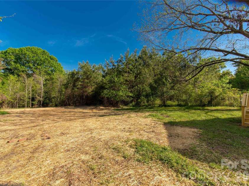 119 Washington Street, York, SC 29745.  MLS# CAR4384429, YatesRealty ID 24081. 