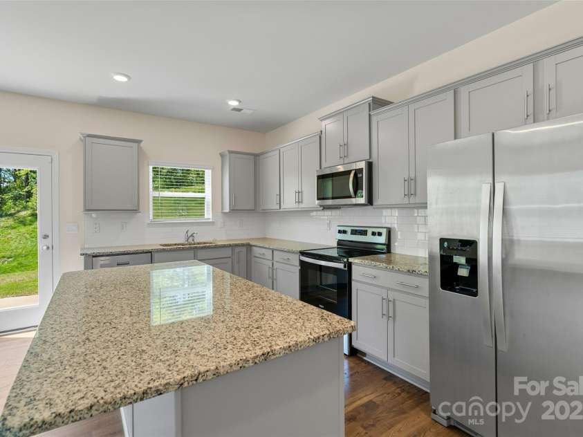 383 Ridgeview Lane, Mars Hill, NC 28754.  MLS# CAR4259279, YatesRealty ID 24081. 