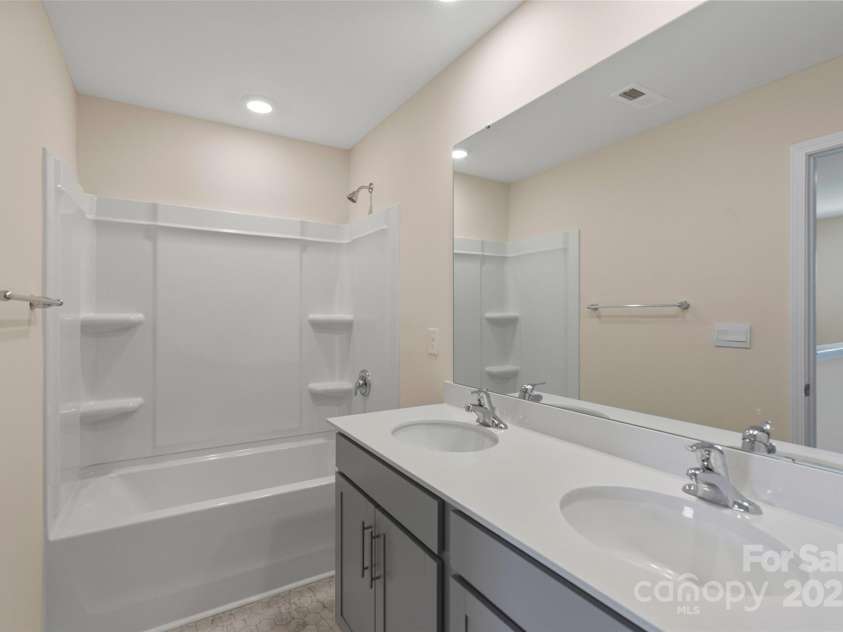 383 Ridgeview Lane, Mars Hill, NC 28754.  MLS# CAR4259279, YatesRealty ID 24081. 