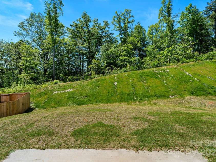 383 Ridgeview Lane, Mars Hill, NC 28754.  MLS# CAR4259279, YatesRealty ID 24081. 