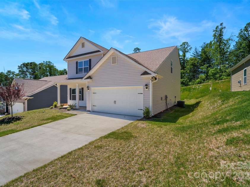 383 Ridgeview Lane, Mars Hill, NC 28754.  MLS# CAR4259279, YatesRealty ID 24081. 