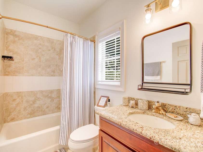 54 Mcintyre Drive, Asheville, NC 28803.  MLS# CAR4272814, YatesRealty ID 24082. 