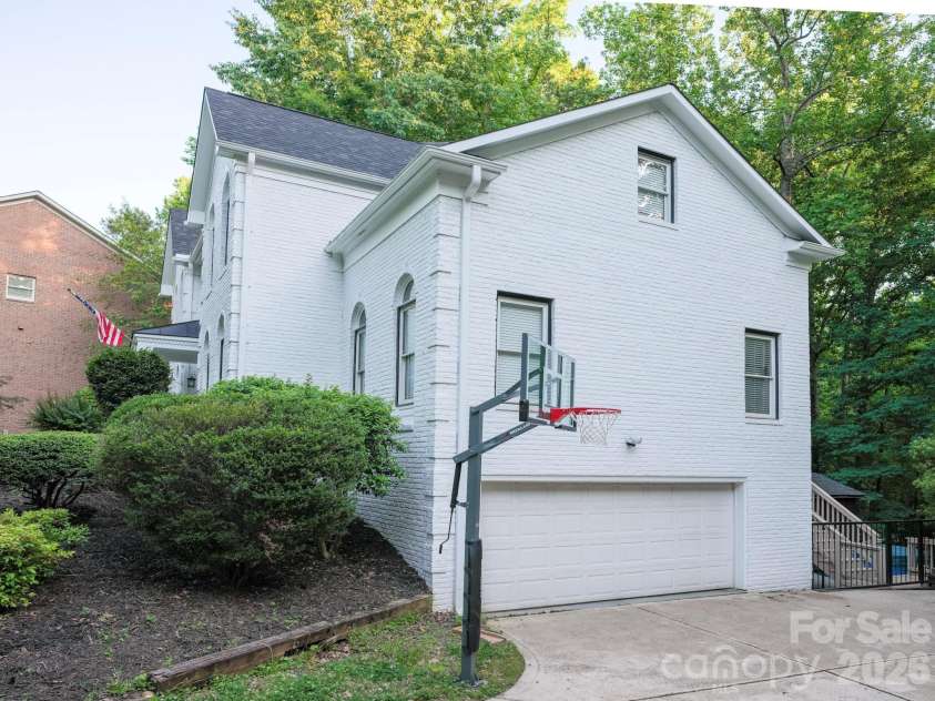 1617 Home Place, Matthews, NC 28105.  MLS# CAR4384540, YatesRealty ID 24083. Garage access