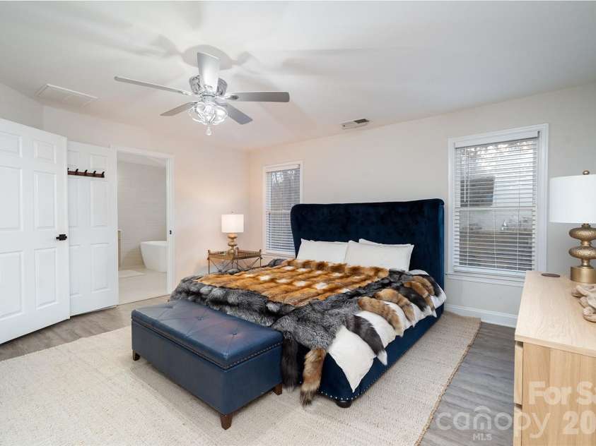 1617 Home Place, Matthews, NC 28105.  MLS# CAR4384540, YatesRealty ID 24083. Primary Bedroom