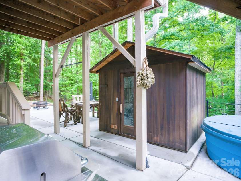 1617 Home Place, Matthews, NC 28105.  MLS# CAR4384540, YatesRealty ID 24083. Sauna