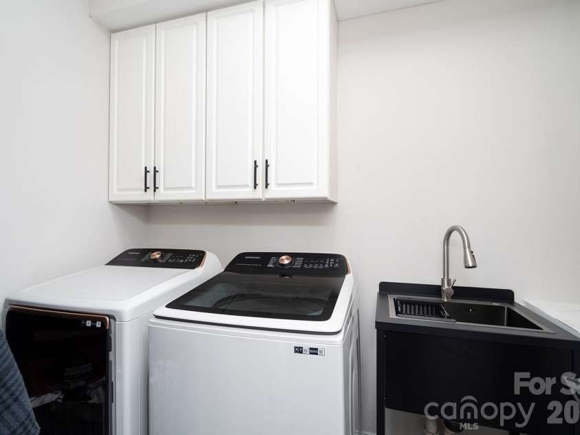 1617 Home Place, Matthews, NC 28105.  MLS# CAR4384540, YatesRealty ID 24083. Utility Room