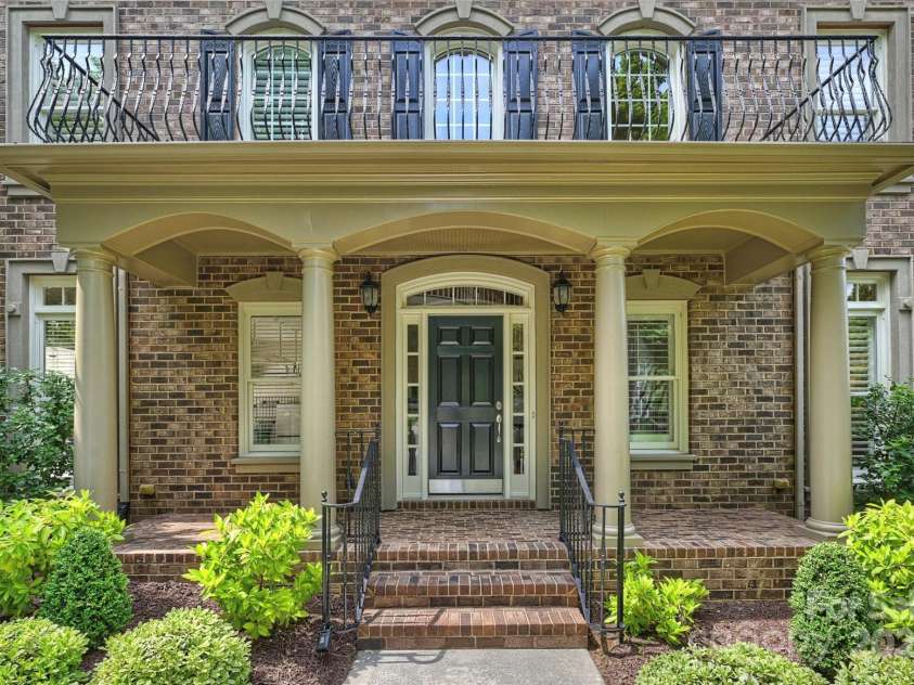 7319 Stonehaven Drive, Waxhaw, NC 28173.  MLS# CAR4266937, YatesRealty ID 24083. Gorgeous curb appeal with professional landscaping.
