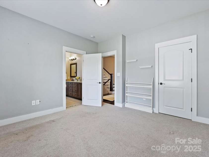 615 Welker Street, Charlotte, NC 28204.  MLS# CAR4293298, YatesRealty ID 24084. 