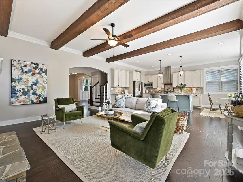 615 Welker Street, Charlotte, NC 28204.  MLS# CAR4293298, YatesRealty ID 24084. Great Room