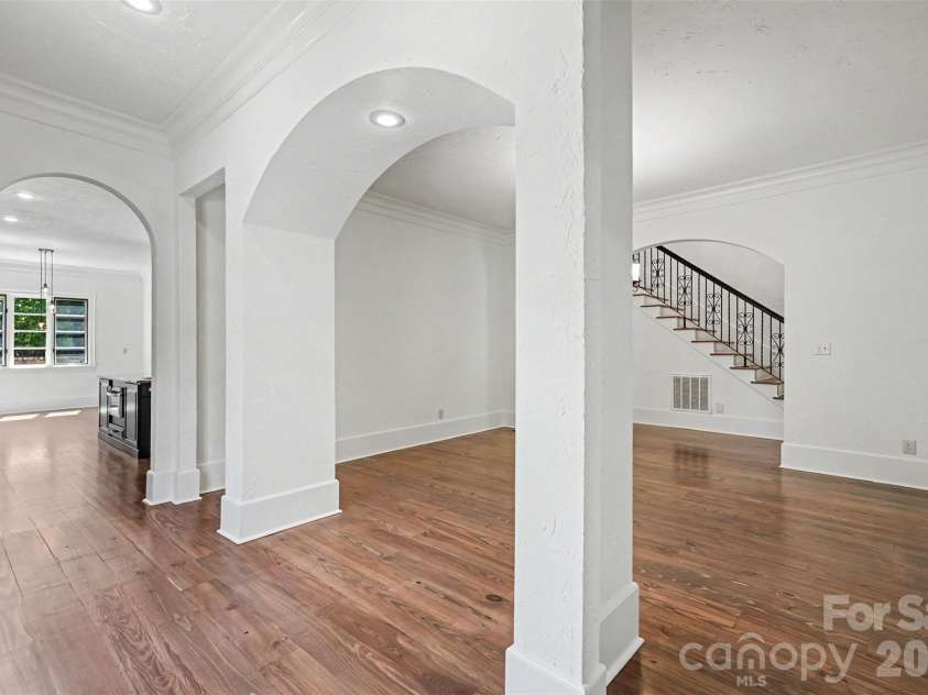 703 Sainte Rose Lane, Charlotte, NC 28226.  MLS# CAR4383723, YatesRealty ID 24084. 
