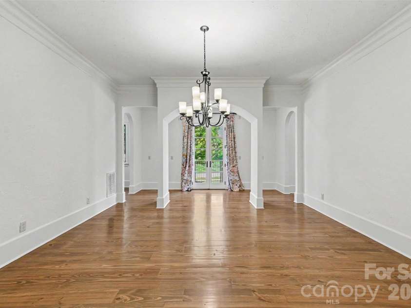 703 Sainte Rose Lane, Charlotte, NC 28226.  MLS# CAR4383723, YatesRealty ID 24084. 