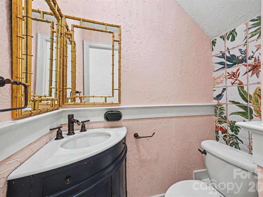 703 Sainte Rose Lane, Charlotte, NC 28226.  MLS# CAR4383723, YatesRealty ID 24084. 