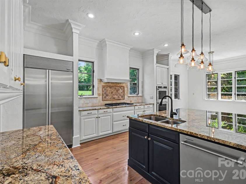 703 Sainte Rose Lane, Charlotte, NC 28226.  MLS# CAR4383723, YatesRealty ID 24084. 