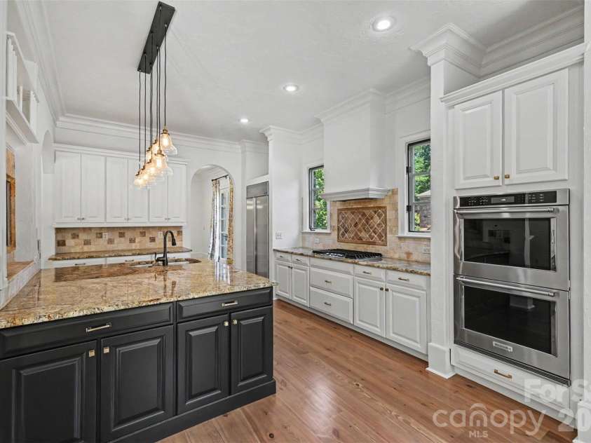 703 Sainte Rose Lane, Charlotte, NC 28226.  MLS# CAR4383723, YatesRealty ID 24084. 