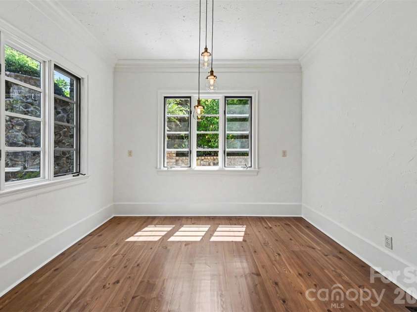 703 Sainte Rose Lane, Charlotte, NC 28226.  MLS# CAR4383723, YatesRealty ID 24084. 