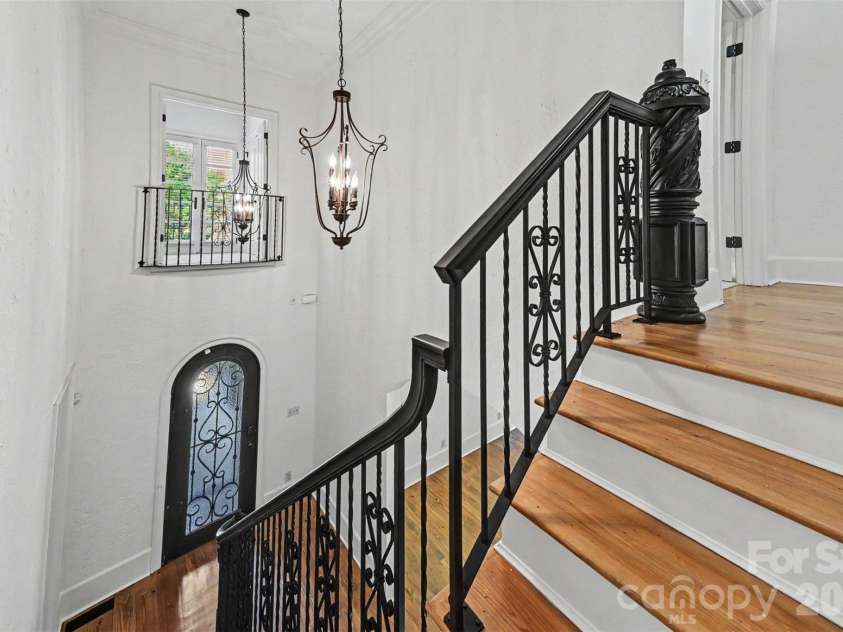 703 Sainte Rose Lane, Charlotte, NC 28226.  MLS# CAR4383723, YatesRealty ID 24084. 