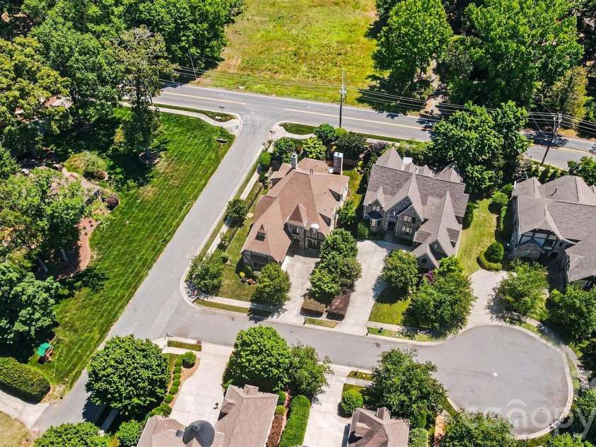 703 Sainte Rose Lane, Charlotte, NC 28226.  MLS# CAR4383723, YatesRealty ID 24084. 